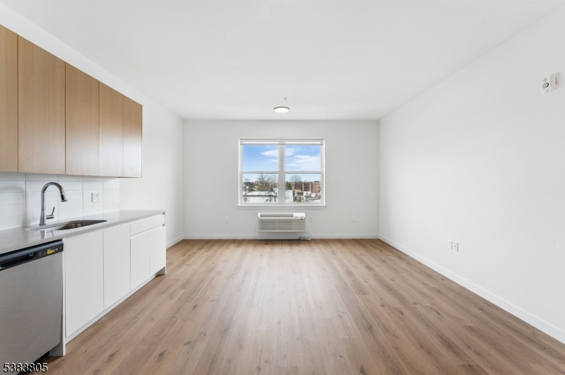 431 Drive Mlk Jr Boulevard East Orange NJ 07018