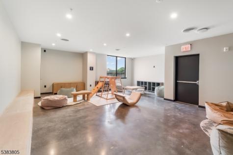 431 Drive Mlk Jr Boulevard East Orange NJ 07018