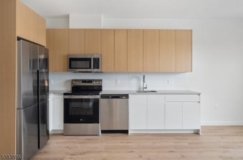 431 Drive Mlk Jr Boulevard East Orange NJ 07018