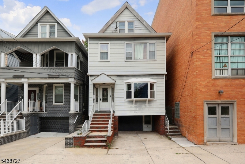85 West 46th Street Bayonne NJ 07002