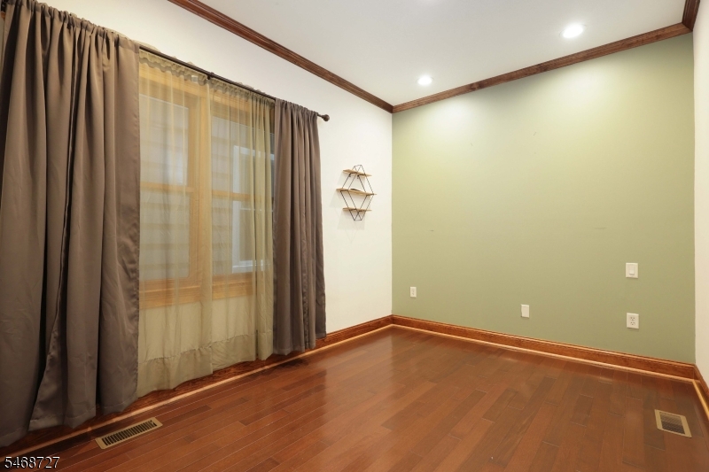 85 West 46th Street Bayonne NJ 07002