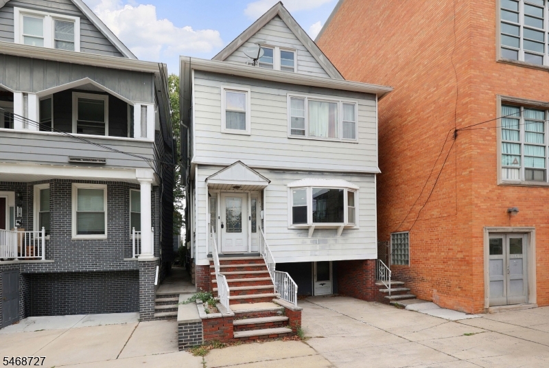 85 West 46th Street Bayonne NJ 07002