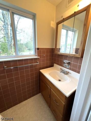 56 Fairway Drive East Hanover NJ 07936