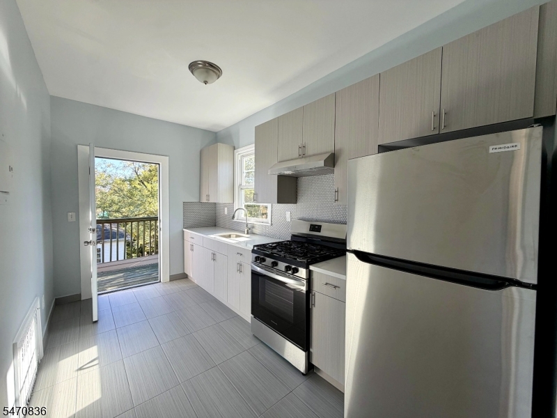 50 Dewey Street Newark NJ 07112