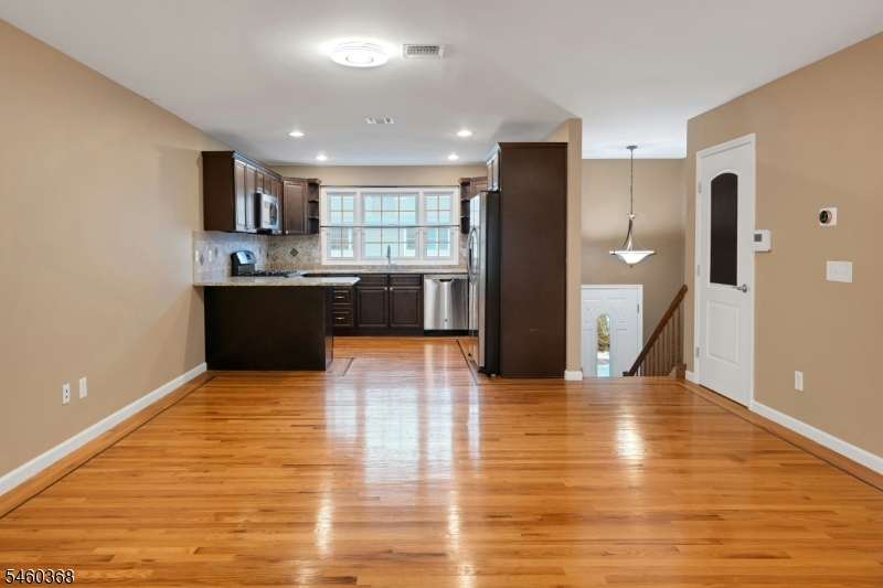 102 Montgomery Stunit15 Bloomfield NJ 07003