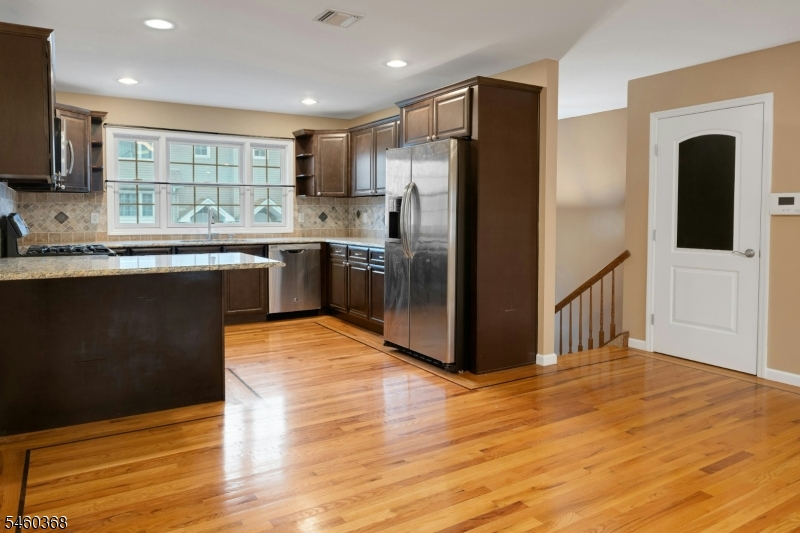 102 Montgomery Stunit15 Bloomfield NJ 07003