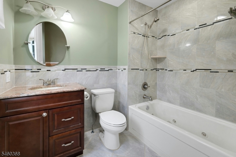102 Montgomery Stunit15 Bloomfield NJ 07003