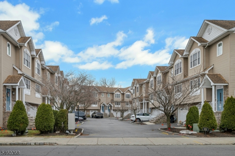 102 Montgomery Stunit15 Bloomfield NJ 07003