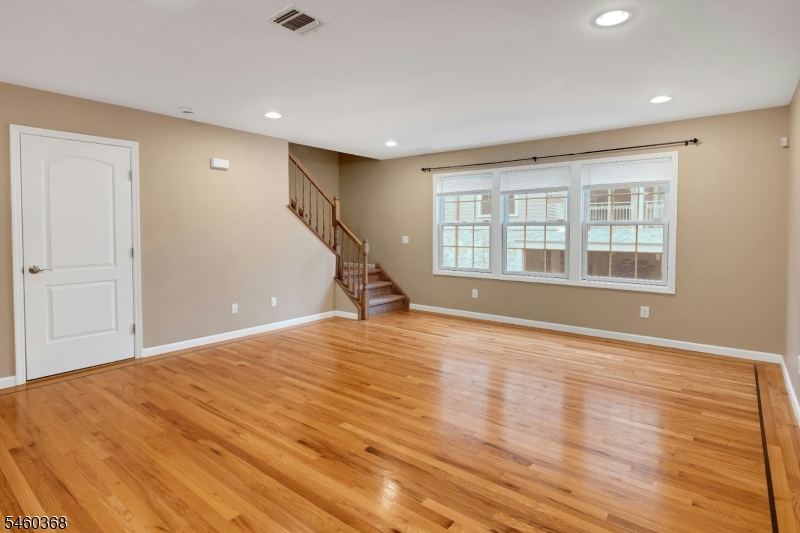 102 Montgomery Stunit15 Bloomfield NJ 07003