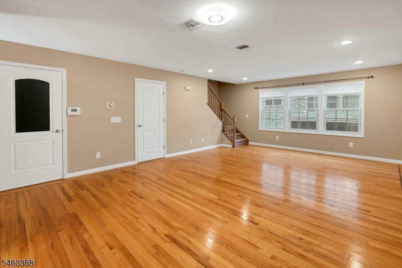102 Montgomery Stunit15 Bloomfield NJ 07003