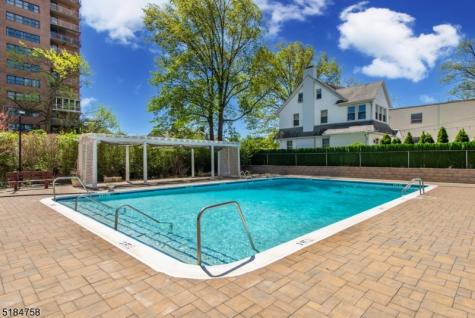 285 Aycrigg Avenue Passaic NJ 07055