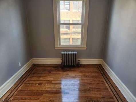 83 Aldine Street Newark NJ 07112