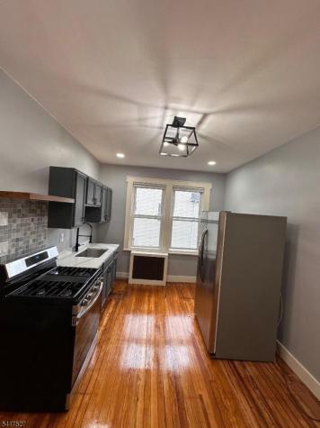 83 Aldine Street Newark NJ 07112