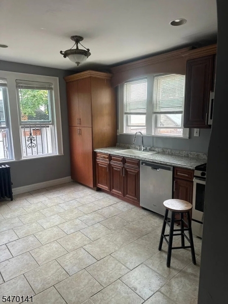 31 Cleveland Avenue Newark NJ 07106