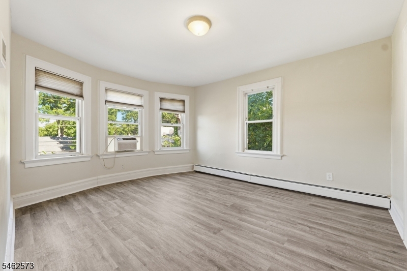 165 Centre Street Nutley NJ 07110