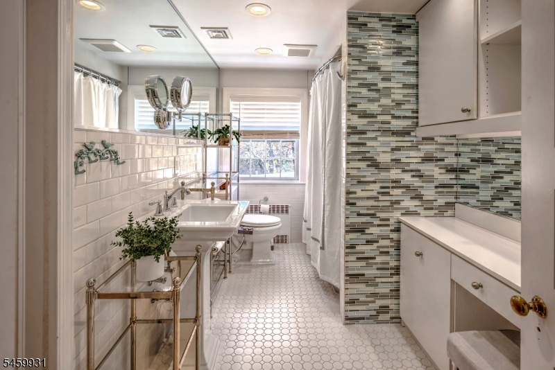48 Harbourton Woodsville Road Hopewell NJ 08534