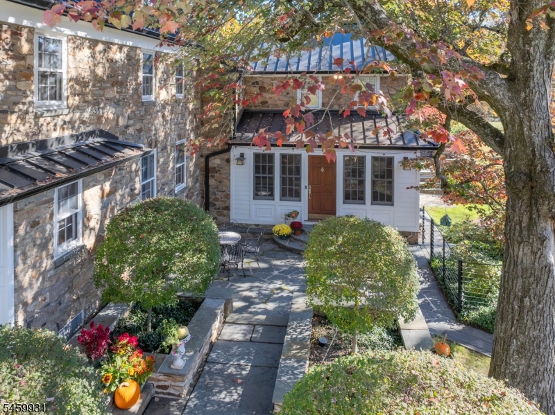 48 Harbourton Woodsville Road Hopewell NJ 08534
