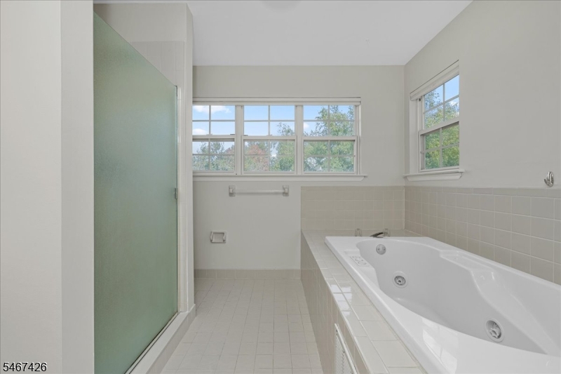 1802 Scarlett Drive Washington NJ 07840