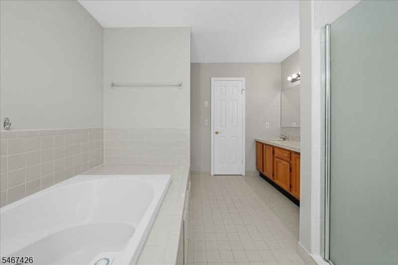 1802 Scarlett Drive Washington NJ 07840