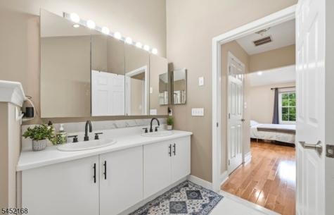 18 Clark Court Bernards NJ 07920