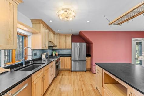 16 Lynn Drive Clifton NJ 07013