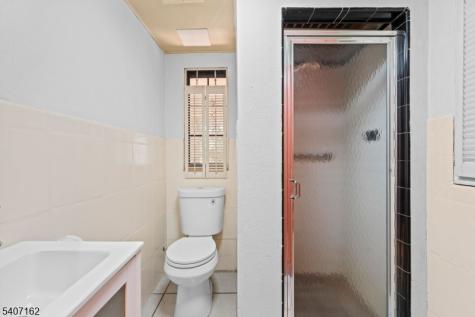 16 Lynn Drive Clifton NJ 07013