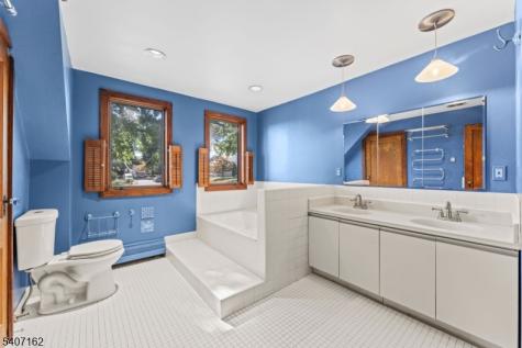 16 Lynn Drive Clifton NJ 07013
