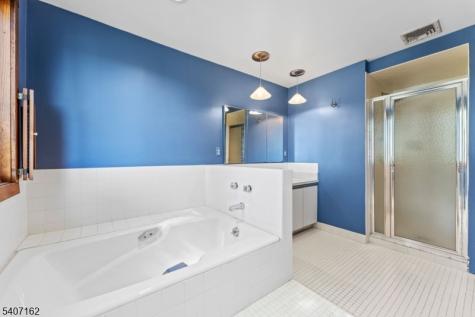 16 Lynn Drive Clifton NJ 07013