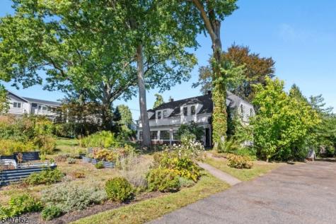 16 Lynn Drive Clifton NJ 07013