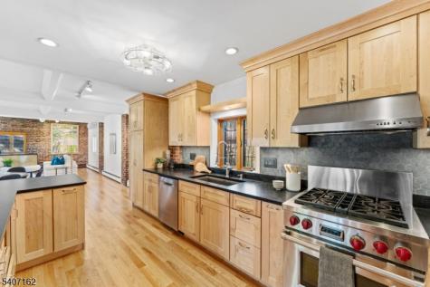 16 Lynn Drive Clifton NJ 07013