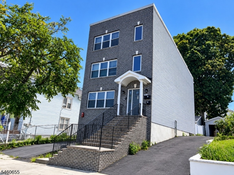 54 Elliott Street Newark NJ 07104