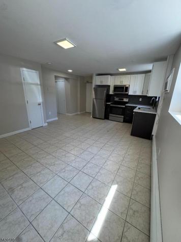 93 Centre Street Nutley NJ 07110