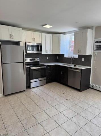93 Centre Street Nutley NJ 07110