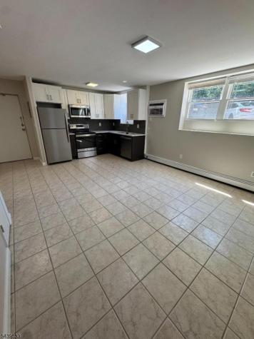 93 Centre Street Nutley NJ 07110