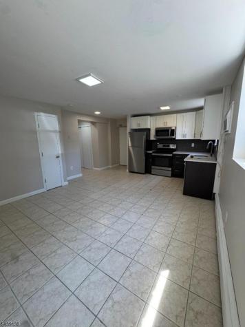 93 Centre Street Nutley NJ 07110