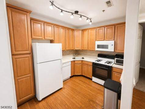 271 Windmill Court Lopatcong NJ 08865