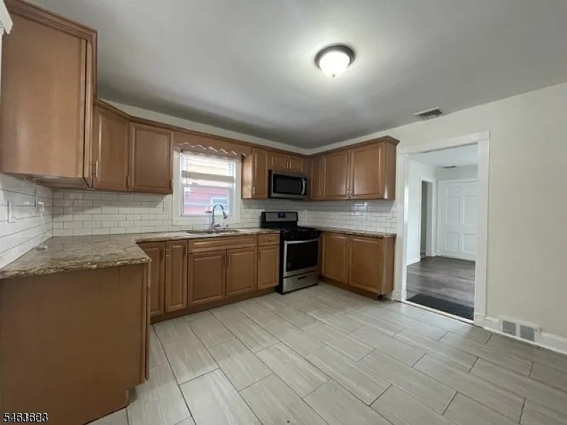 523 Columbia Avenue Hillside NJ 07205