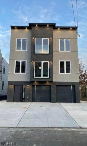210 22ND Street Irvington NJ 07111