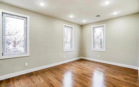 210 22ND Street Irvington NJ 07111