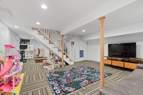 40 Oakwood Avenue Montclair NJ 07043