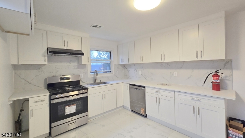 76 Baldwin Place Belleville NJ 07109
