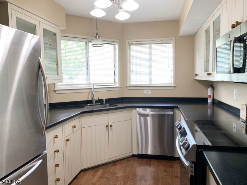 92 Ashley Court Bedminster NJ 07921