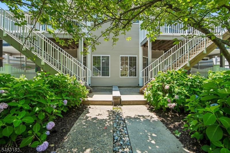 92 Ashley Court Bedminster NJ 07921