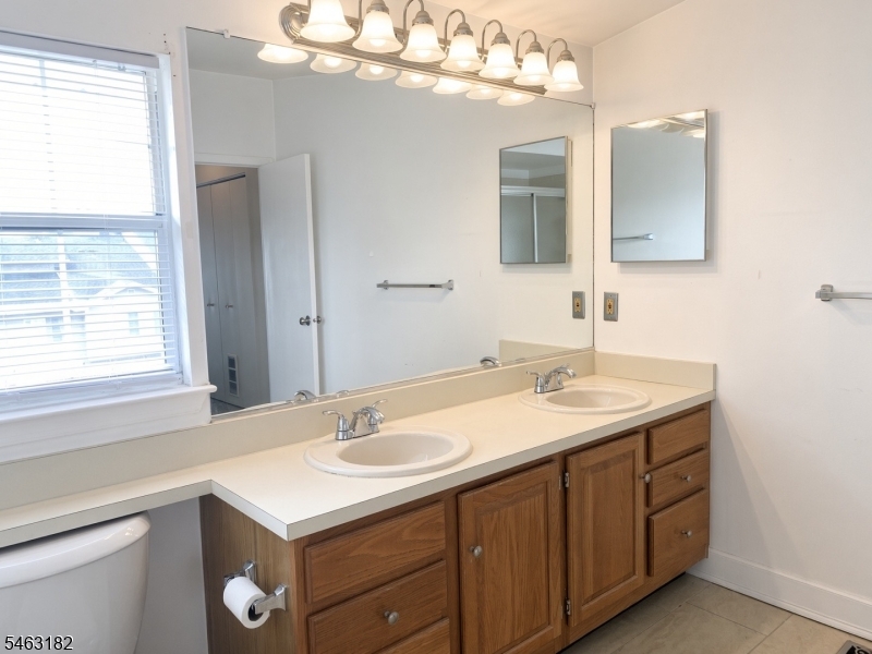 92 Ashley Court Bedminster NJ 07921
