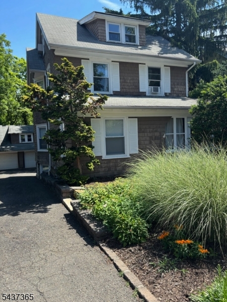 9 Laurel Place Montclair NJ 07043