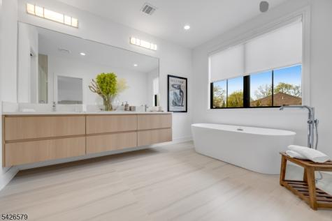 15 Feldman Court Paramus NJ 07652