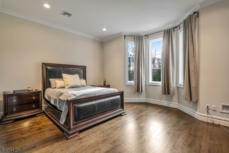 7 W Serafin Way Montville NJ 07082