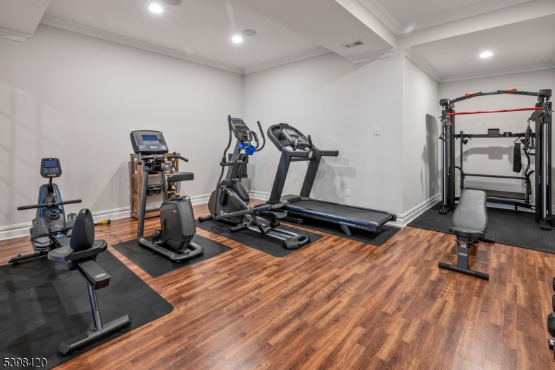7 W Serafin Way Montville NJ 07082