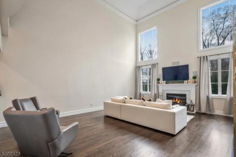 7 W Serafin Way Montville NJ 07082