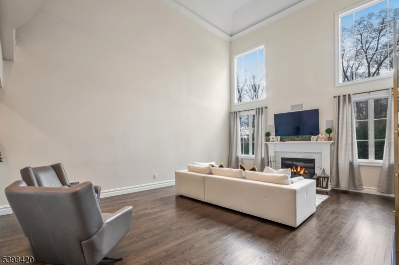 7 W Serafin Way Montville NJ 07082